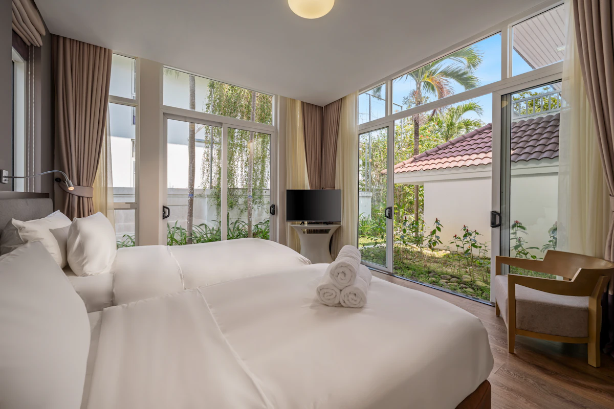 Master bedroom with balcony slider